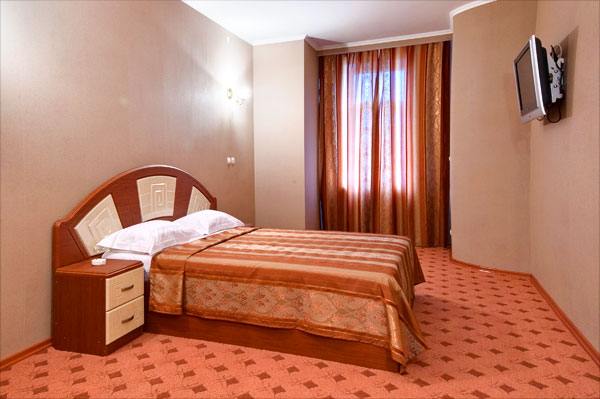 Интерьер одноместного номера повышенной комфортности гостиницы «Армения»