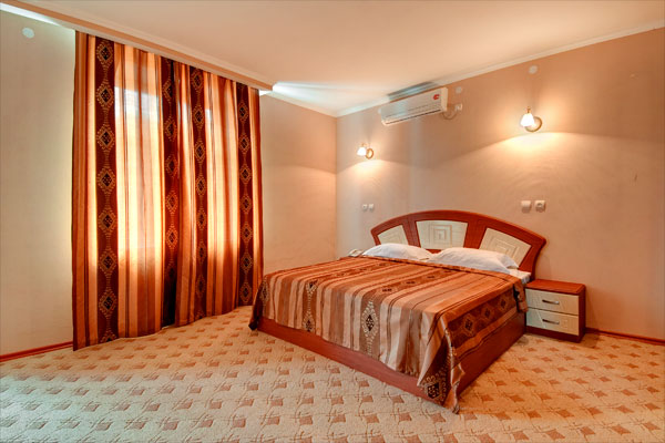 Интерьер полулюкса гостиницы «Армения»